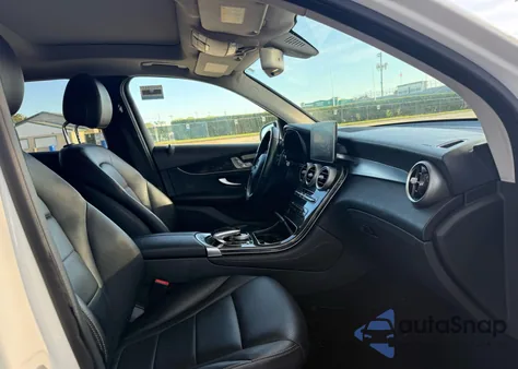 2016 Mercedes-Benz Glc 300 4Matic z USA, uszkodzony, nr VIN WDC0G4KB3GF063656